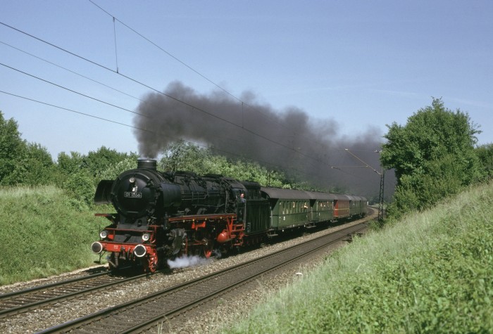 01 1066 Sonderzug nach Amstetten vor Gingen, 15.06.1996