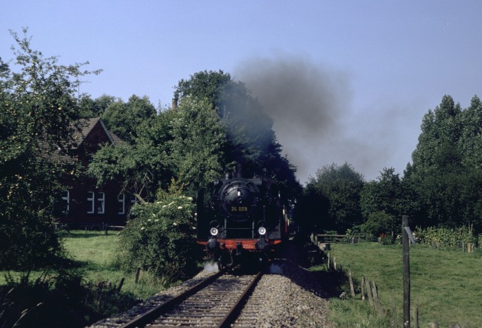 24 009 auf der TWE bei Bocketal, am 05.09.1981