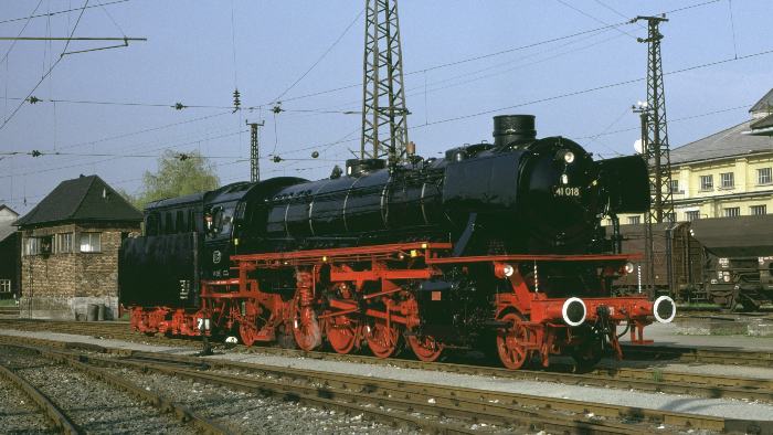 41 018 in Attnang-Puchheim (Österreich), am 25.05.1980