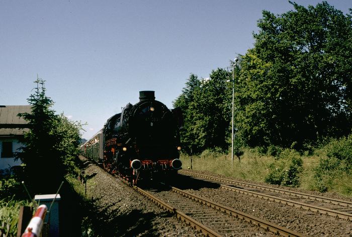 41 360 mit Sonderzug an der Einfahrt von Eutin, am 11.06.1988