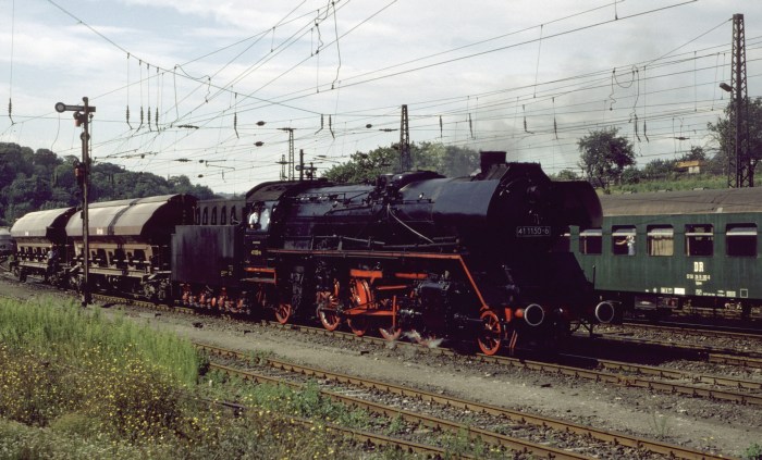 41 1150 beim Rangieren in Camburg, 26.08.1982