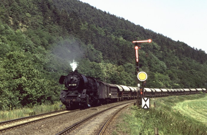 41 1150 mit Dg 55445 hinter Uhlstädt, 23.07.1983