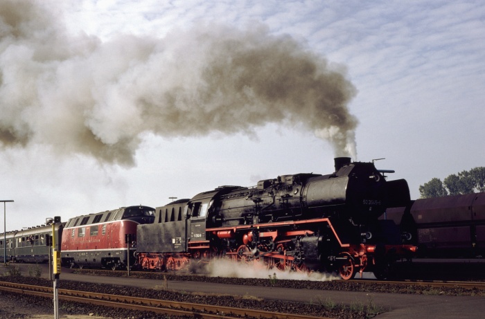 50 3545 + V200 007 Ausfahrt Itzehoe nach Westerland, 12.08.1990