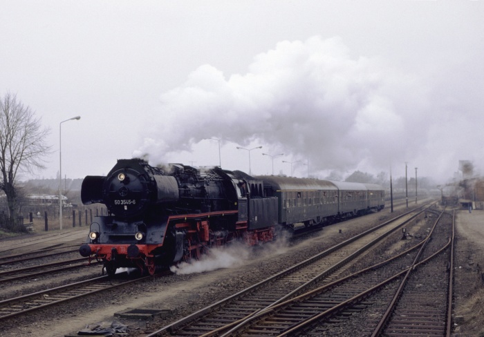 50 3545 mit Sonderzug Ausfahrt Neustadt/Glewe, 09.03.1991 50 3545 mit Sonderzug Ausfahrt Neustadt/Glewe, 09.03.1991