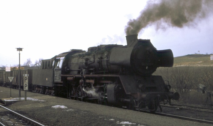50 3680 mit Ng aus Richtung Quedlinburg in Gernrode eingetroffen, im März 1979