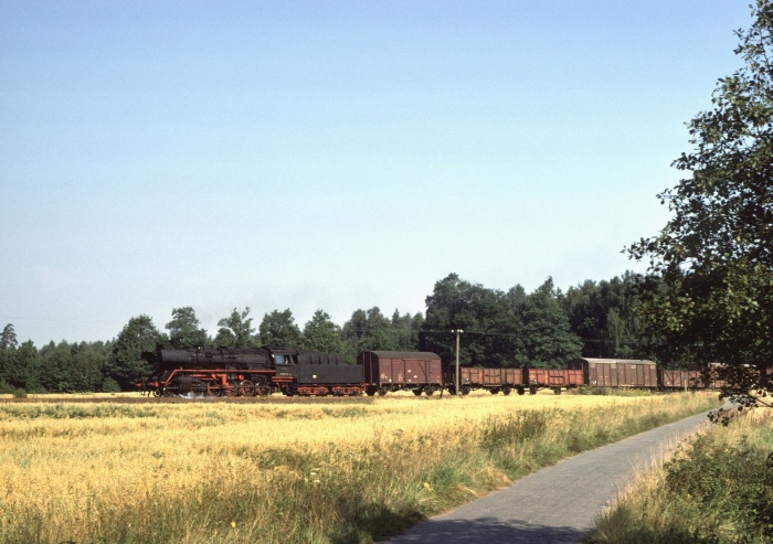 50 3673 mit Übergabegüterzug bei Großvoigtsberg, 21.08.1978