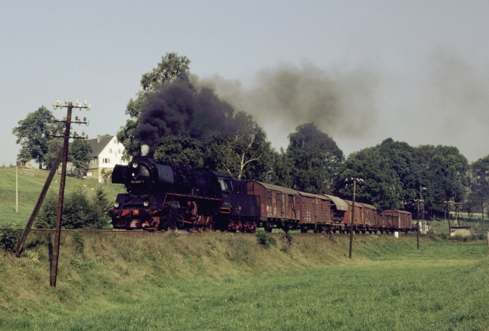 50 3661 mit Ng 69354 vor Zwönitz, 31.08.1983 50 3661 mit Ng 69354 vor Zwönitz, 31.08.1983