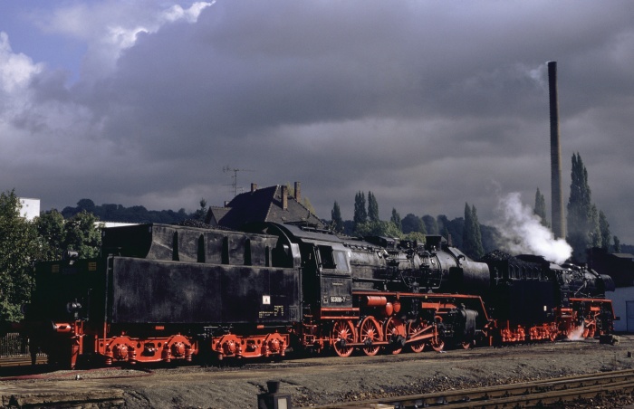 50 3688 und 41 1185 im Bw Greiz, am 21.09.1990