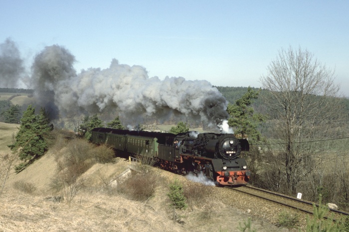 50 3688 mit N 14719 hinter Angelroda, 22.03.1995 50 3688 mit N 14719 hinter Angelroda, 22.03.1995