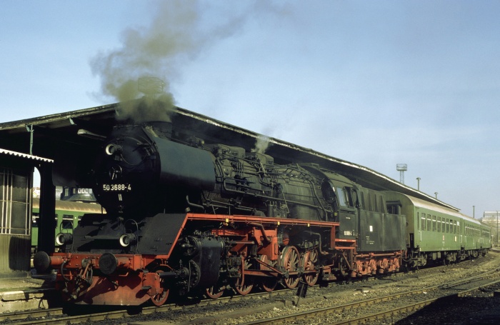 50 3688 vor N 14787 in Ilmenau, am 23.03.1995 50 3688 vor N 14787 in Ilmenau, am 23.03.1995