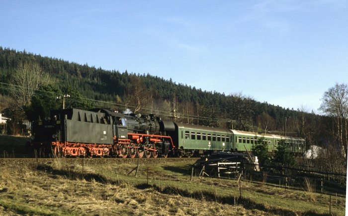 50 3688 Tv vor N 14790 abwärts fahrend bei Möhrenbach, 23.03.1995 50 3688 Tv vor N 14790 abwärts fahrend bei Möhrenbach, 23.03.1995