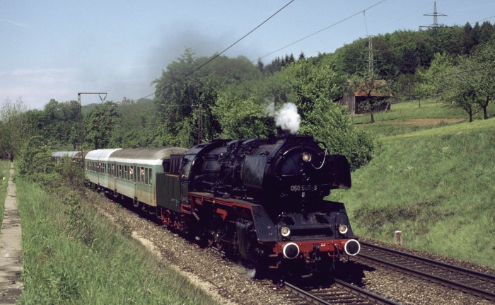 50 3545 mit Sonderzug Richtung Amstetten bei Gingen (Fils), am 11.05.1997 50 3545 mit Sonderzug Richtung Amstetten bei Gingen (Fils), am 11.05.1997