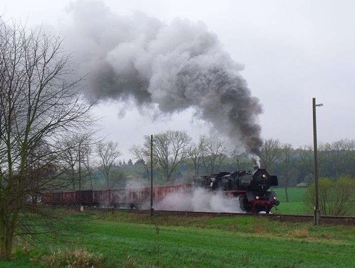 50 0072 mit Güterzug DGz 91675 nach Eisenach, Ausfahrt Oberrohn, um 9:50h am 10.04.2014 50 0072 mit Güterzug DGz 91675 nach Eisenach, Ausfahrt Oberrohn, um 9:50h am 10.04.2014
