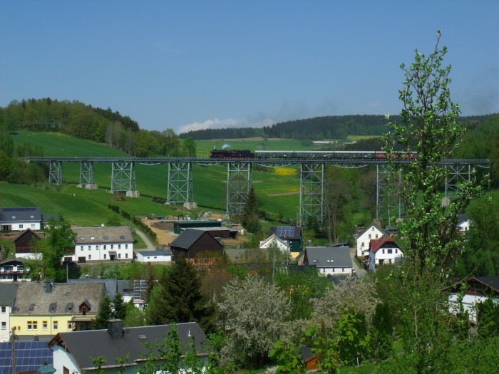 50 3648 mit EAB-Zug Nr.62282 (Schwarzenberg->Annaberg nachmittags) auf dem berühmten Markersbacher Viadukt, um 14:39h am 29.04.2018 50 3648 mit EAB-Zug Nr.62282 (Schwarzenberg->Annaberg nachmittags) auf dem berühmten Markersbacher Viadukt, um 14:39h am 29.04.2018