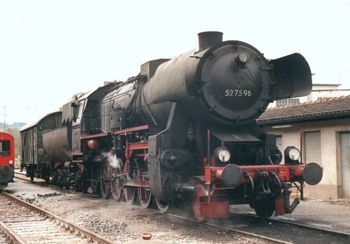 52 7596 im MThB-Betriebswerk Weinfelden, April 1998