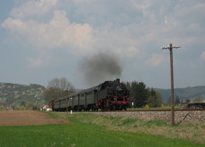 64 419 Zug Rudersberg->Schorndorf, hinter Schlechtbach, am 13.04.2009