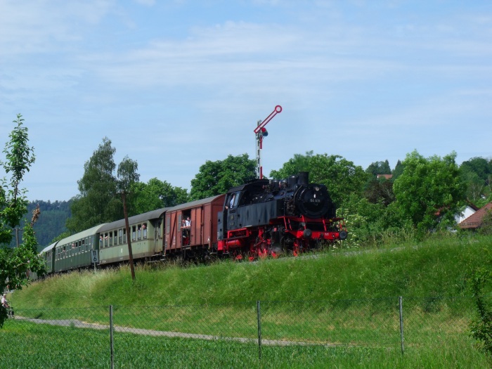 64 419 Zug Schorndorf ->Welzheim, hinter Oberndorf, um 11:13h am 09.06.2019