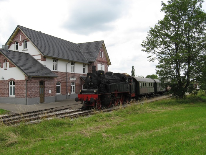 75 1118 mit Zug aus Amstetten, Ankunft in Gerstetten, am 08.07.2007