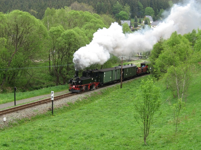 99 1568 mit Zug Nr.15 hinter Ausfahrt Schmalzgrube, am 17.05.2007