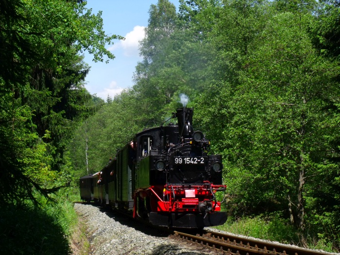 99 1542 mit Zug Nr.13 anfahrend bei der Einfahrt von Schlössel, um 13:39h am 07.06.2014
