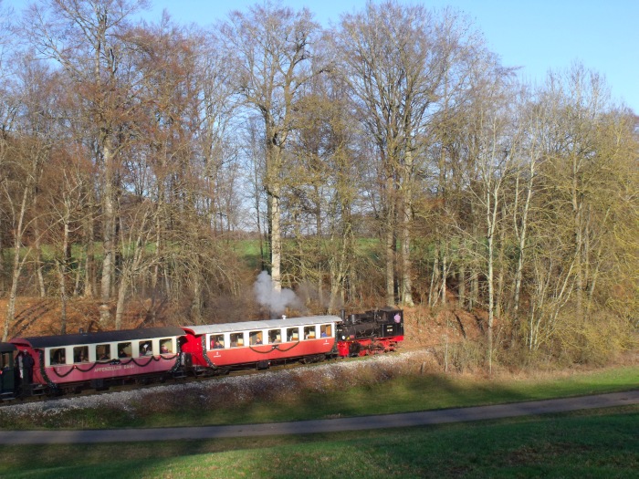 99 7203 Tv von Oppingen zurück nach Amstetten, fotografiert kurz vor dem Wald mittleres Duital km 3,2, um 14:00h am 06.12.2015