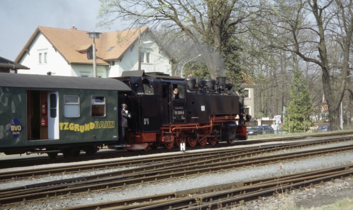 99 1775 vor P 3004 in Radeburg, am 02.04.2007 99 1775 vor P 3004 in Radeburg, am 02.04.2007