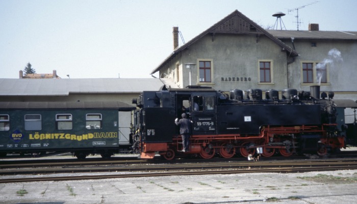 99 1775 Umsetzen auf P 3005 in Radeburg, am 02.04.2007