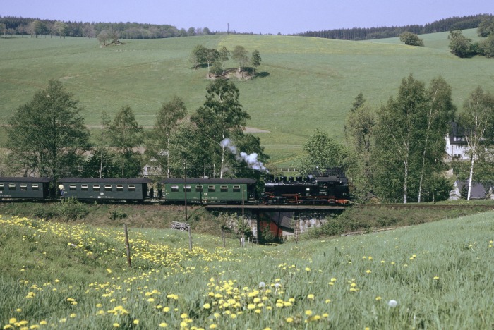 099 750 (99 786) Tv mit N 14310 bei Unterneudorf, um 11:12h am 24.05.1992