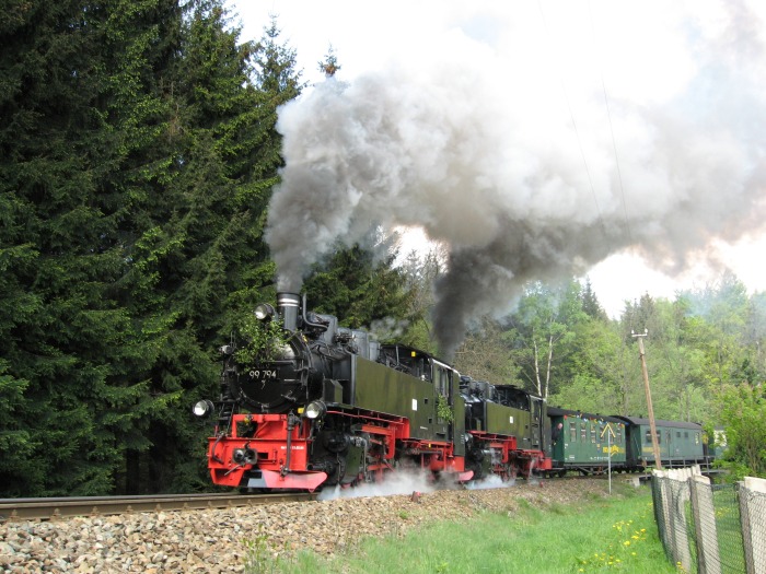 99 794 + 99 787 mit P 1001, Ausfahrt Vierenstraße um 10:01h am 18.05.2007