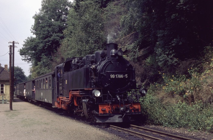 99 1786 vor P 14265 in Seifersdorf, am 21.08.1979