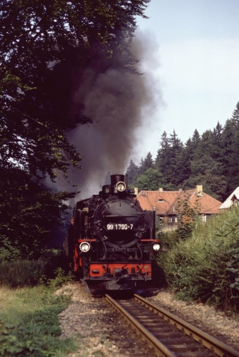 99 1790 mit P 14269 kurz vor Kipsdorf, am 07.09.1989