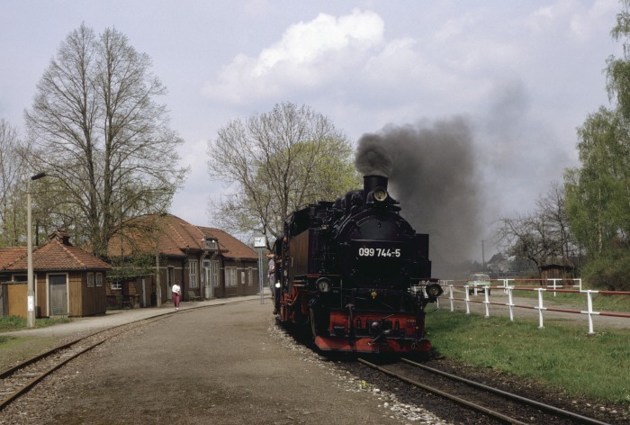 099 744 (99 780) vor P 14165 in Malter, am 30.04.1992