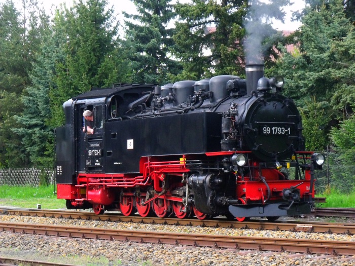 99 1793 Umsetzen auf den südlichen Gleisen vom Bahnhof Dippoldiswalde, um 17:37h am 13.05.2017