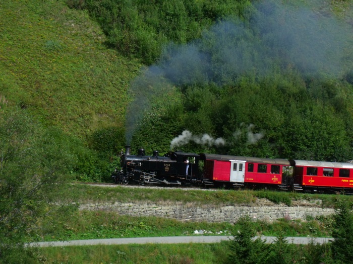 B.F.D. 9 mit Zug Nr.133 (->Oberwald) zu Beginn des Zahnstangenabschnitts kurz vor den Wilerbrücken, um 10:22h am 27.08.2017