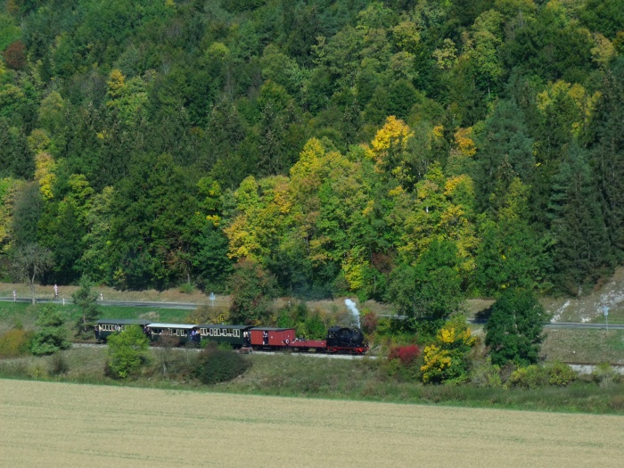 W.N.12 mit P3 nach Sägmühle, vom Berg Südhang am Egautal bei Steinmühle fotografiert, um 13:20h am 03.10.2015