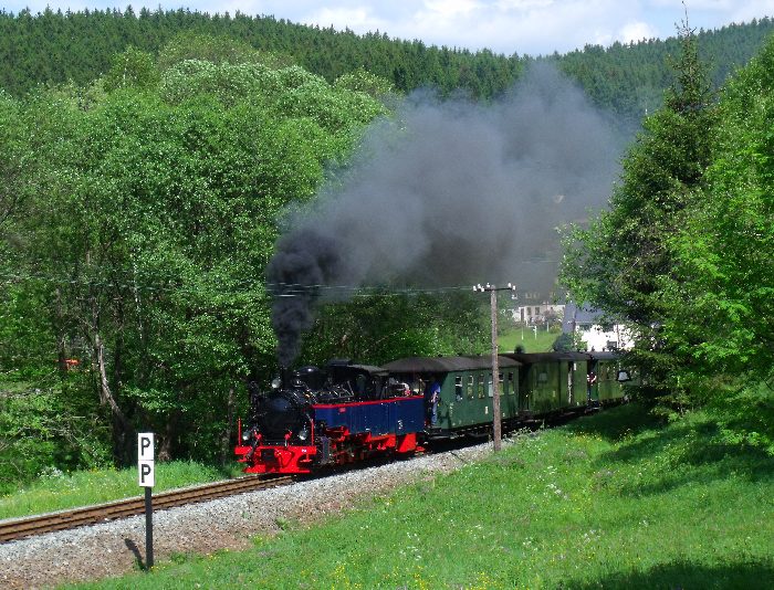 AQUARIUS C mit Zug 15 hinter Ausfahrt Schmalzgrube, um 15:24h am 26.05.2012